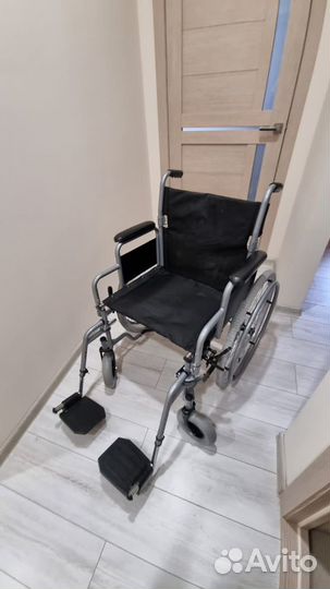 Кресло-коляска инвалидная Barry R1, прогулочная