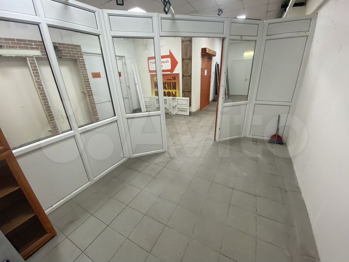 При входе в ТК с прилегающими стенами, 16.5 м²