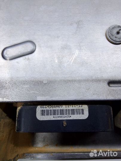 Блок управления двигателем (ECM) 4921411Cummins