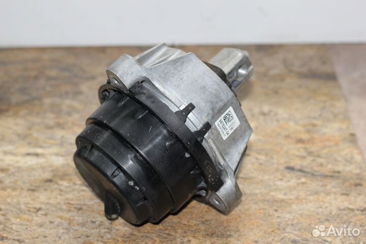 Подушка крепления двигателя передняя правая BMW 7