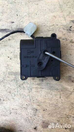 Моторчик привода заслонок отопителя Mitsubishi Pa