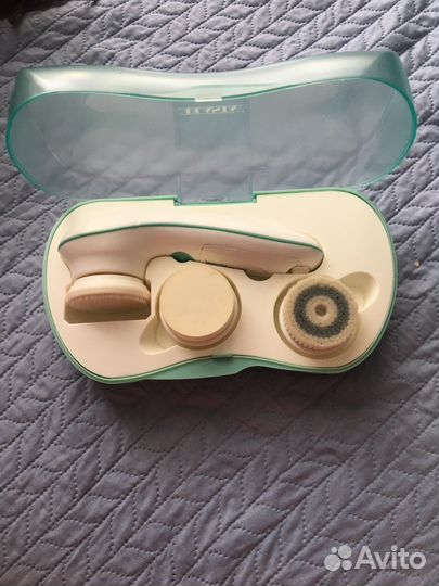 Щетка для очищения и массажа лица Planta