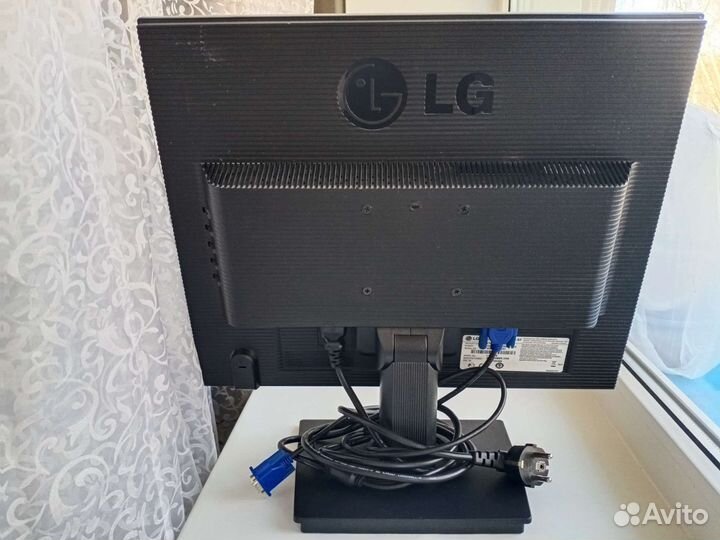 Монитор LG Flatron L1919S