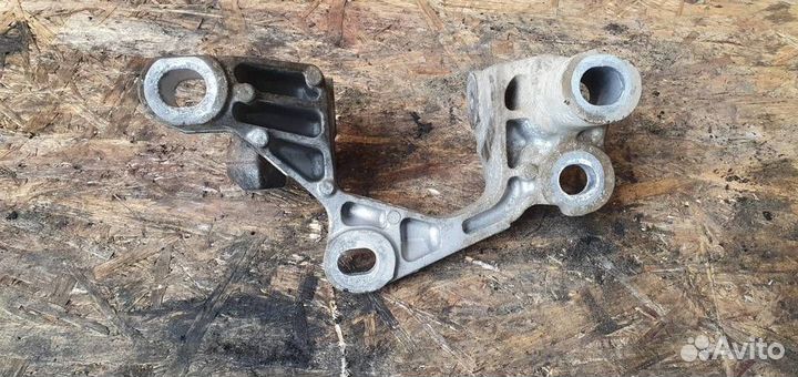 Кронштейн опоры кпп Mazda CX 5 2012-2017