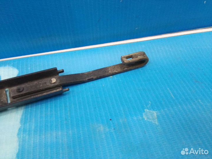 Поводок стеклоочистителя передний правый Honda Civ