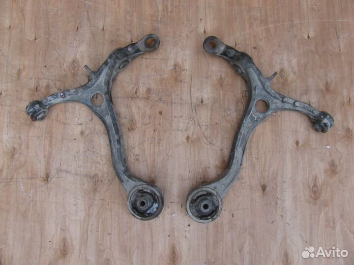 Рычаг передний Honda Accord 8