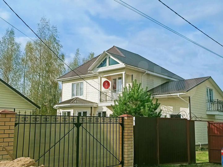 Коттедж 190 м² на участке 12 сот.