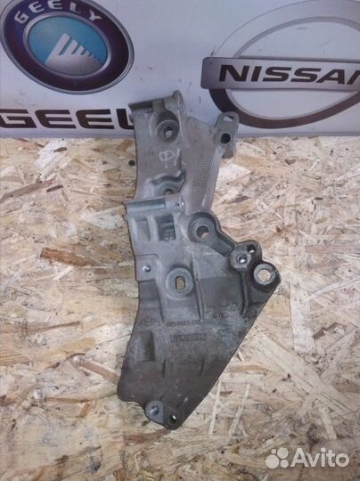 Кронштейн крепление навесного оборудования площадк