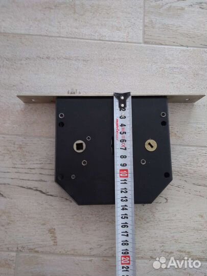 Замок дверной class