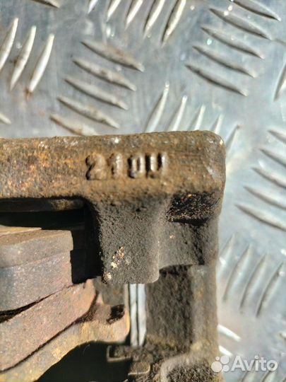 Суппорт передний правый Лада Largus K4M