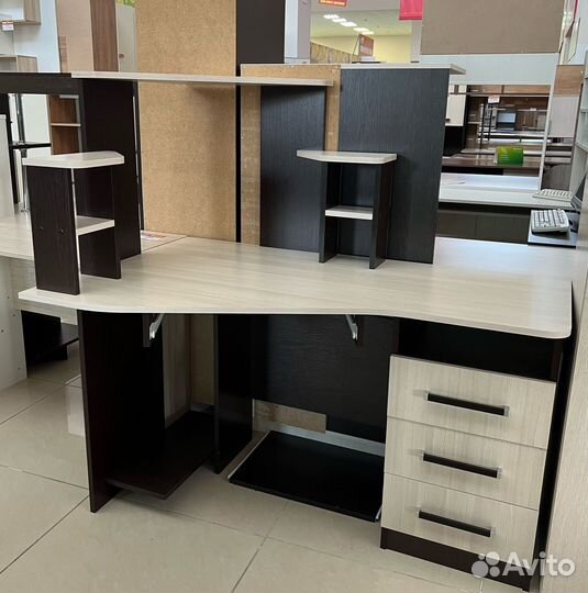 Компьютерный стол Каспер