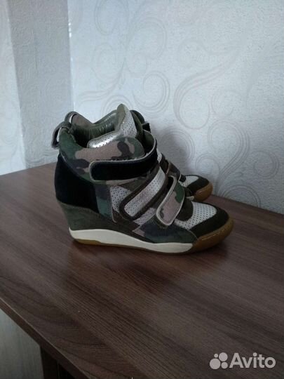 Сникерсы женские