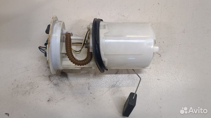 Насос топливный электрический Volkswagen Golf 5, 2006