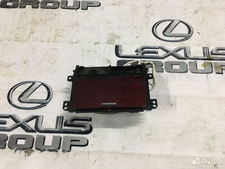 Пепельница перед. Lexus GS450h