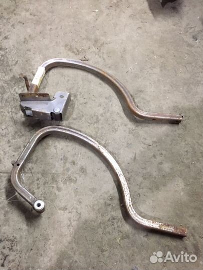 Петля крышки багажники поло седан