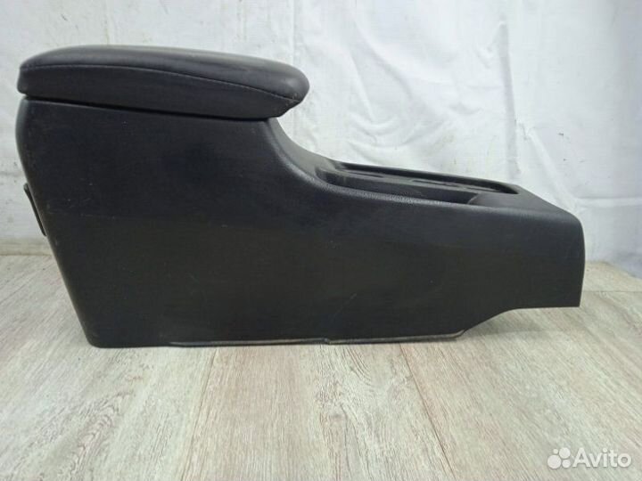 Консоль между сидений Mitsubishi Lancer 9 1.6 2005