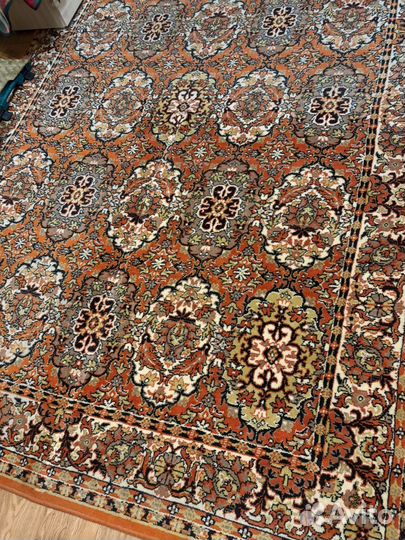 Ковер шерстяной