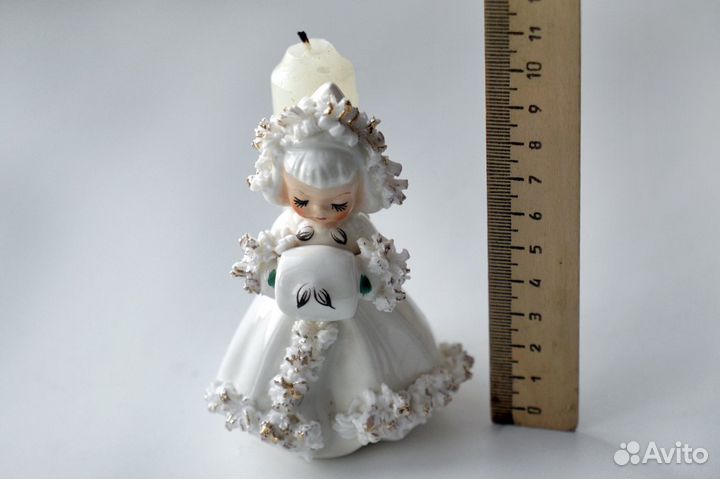 Фарфоровая статуэтка-подсвечник