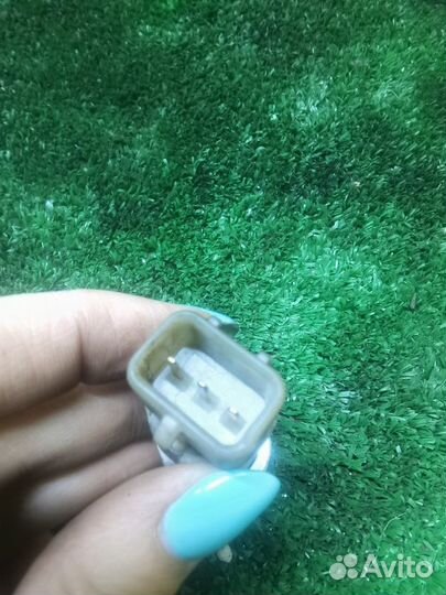 Датчик температуры охлаждающей жидкости Kia Sephia