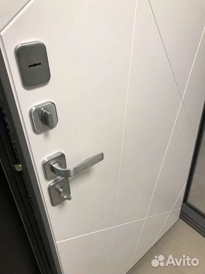 Дверь металлическая входная /хит