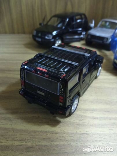 Модель автомобиля 1:43