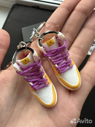 Брелоки-кроссовки на сумку/ключи, 2шт