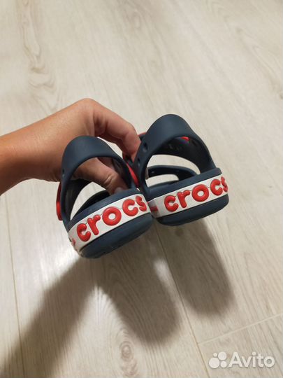 Сандалии Crocs J2