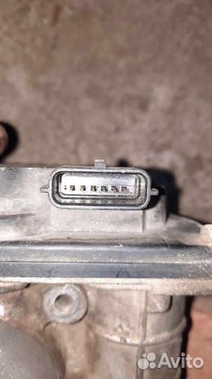 Дросель Ниссан Тиида Tiida 1,6л HR16