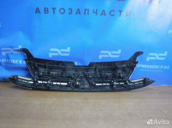 Решетка радиатора Mitsubishi Outlander GF