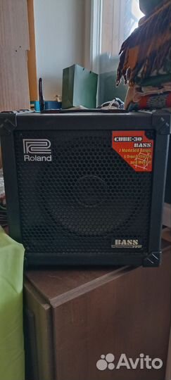 Комбоусилитель басовый Roland Cube 30