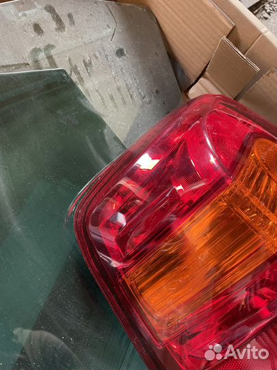 Фонарь задний левый Toyota Land Cruiser 200 2013