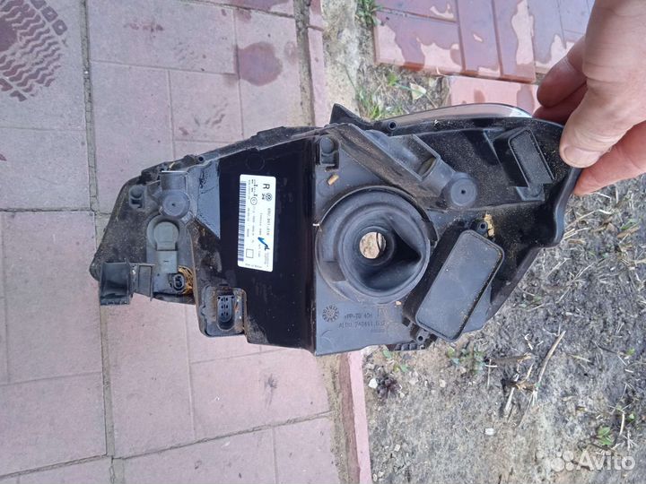 Правая фара Фольксваген Поло