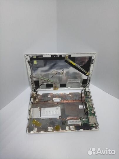 Нетбук Samsung NP-NC110 в сборе (неисправен)