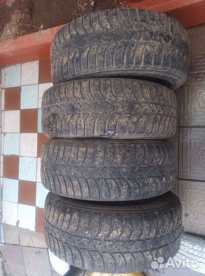 Bridgestone B700AQ 225/65 R16 B
