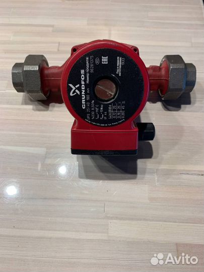 Насос циркуляционный Grundfos UPS 25/40 180 мм