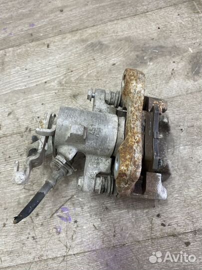 Суппорт тормозной задний левый seat Toledo