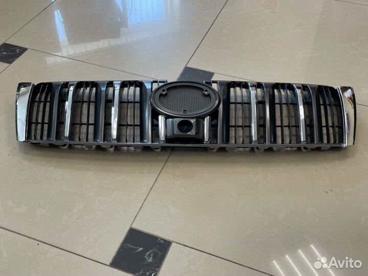 Решетка радиатора передняя Toyota Land Cruiser