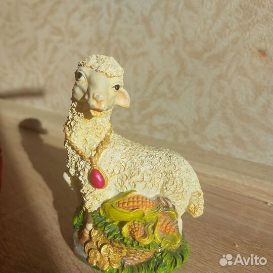 Статуэтки сувениры