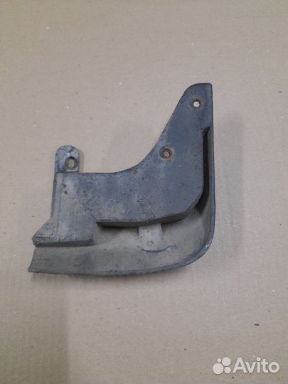 Брызговик передний левый Hyundai Sonata седан 2.0