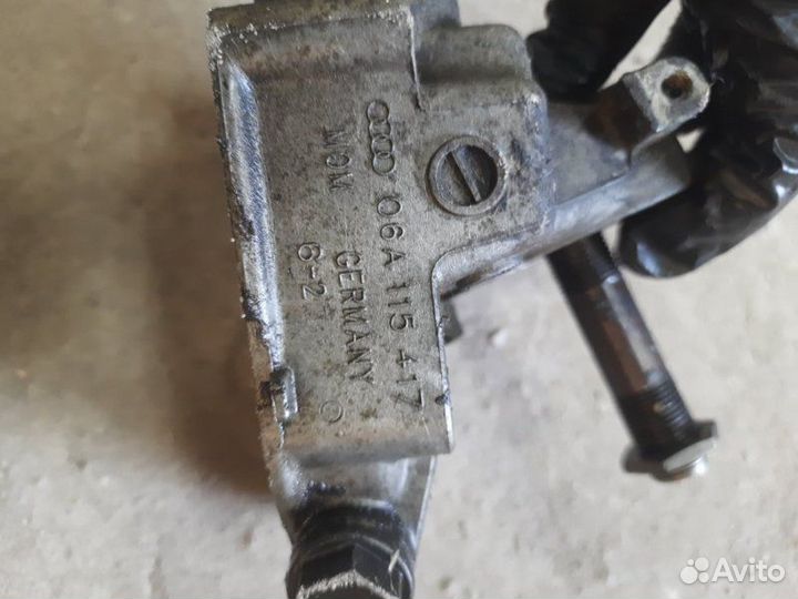 Кронштейн масляного фильтра Volkswagen Passat B5