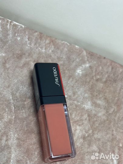 Shiseido блеск для губ