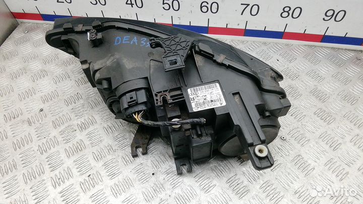 Фара правая Audi A4/RS4/S4