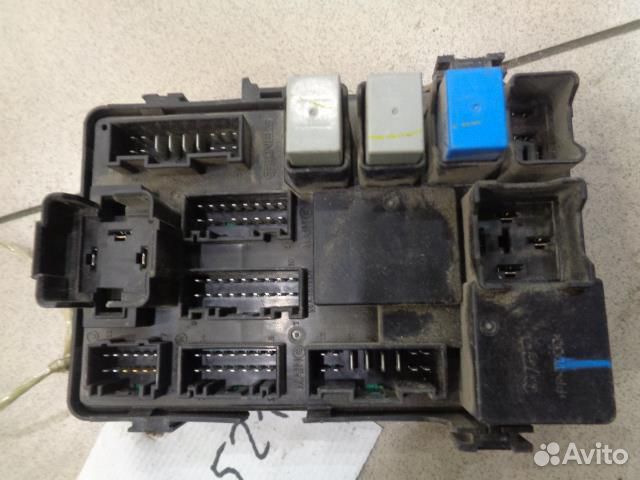 Блок предохранителей салонный Kia Rio 2005-2011