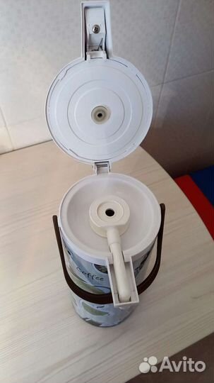 Термос с помпой 1,5 литра