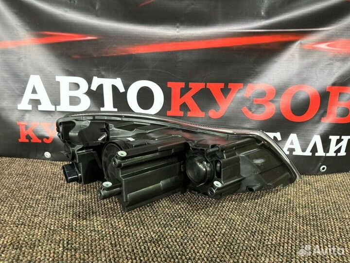 Фара левая Skoda Octavia A5 2008-2013