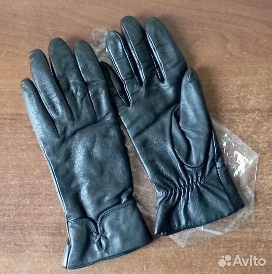 Перчатки женские кожаные новые