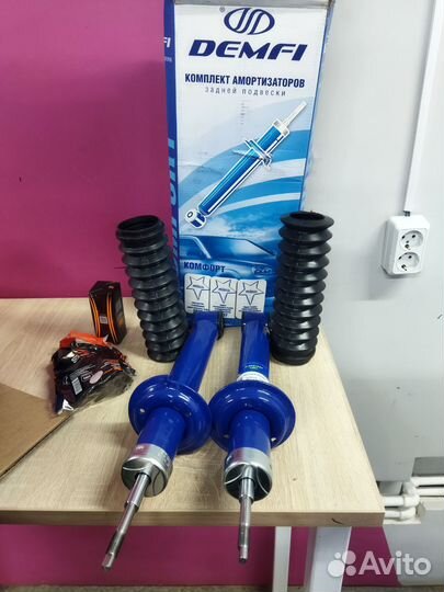 Задние и передние стойки в сборе