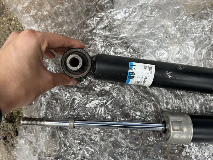 Амортизаторы подвески Lexus IS 300 Hybrid