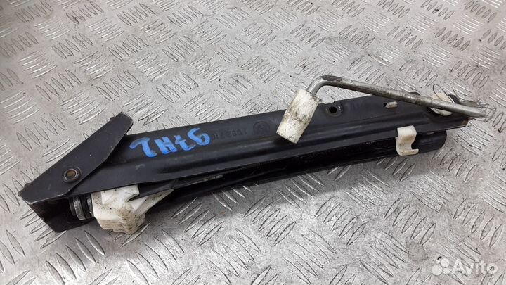 Домкрат на BMW 5 E39