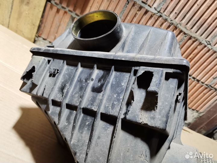 Корпус воздушного фильтра Opel Omega B